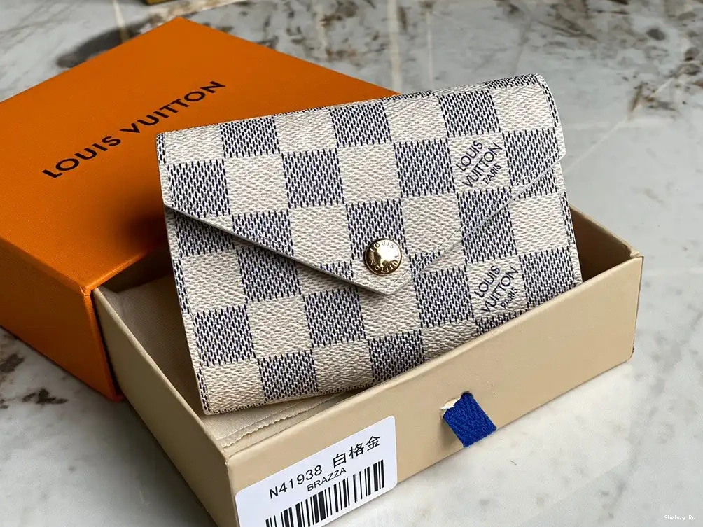 VICTORINE Vuitton Louis Wallet 0706